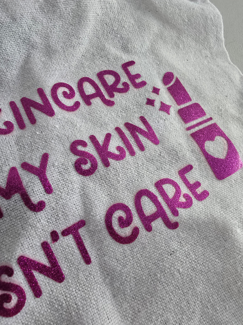 Pochette "I do skincare but my skin doesn't care