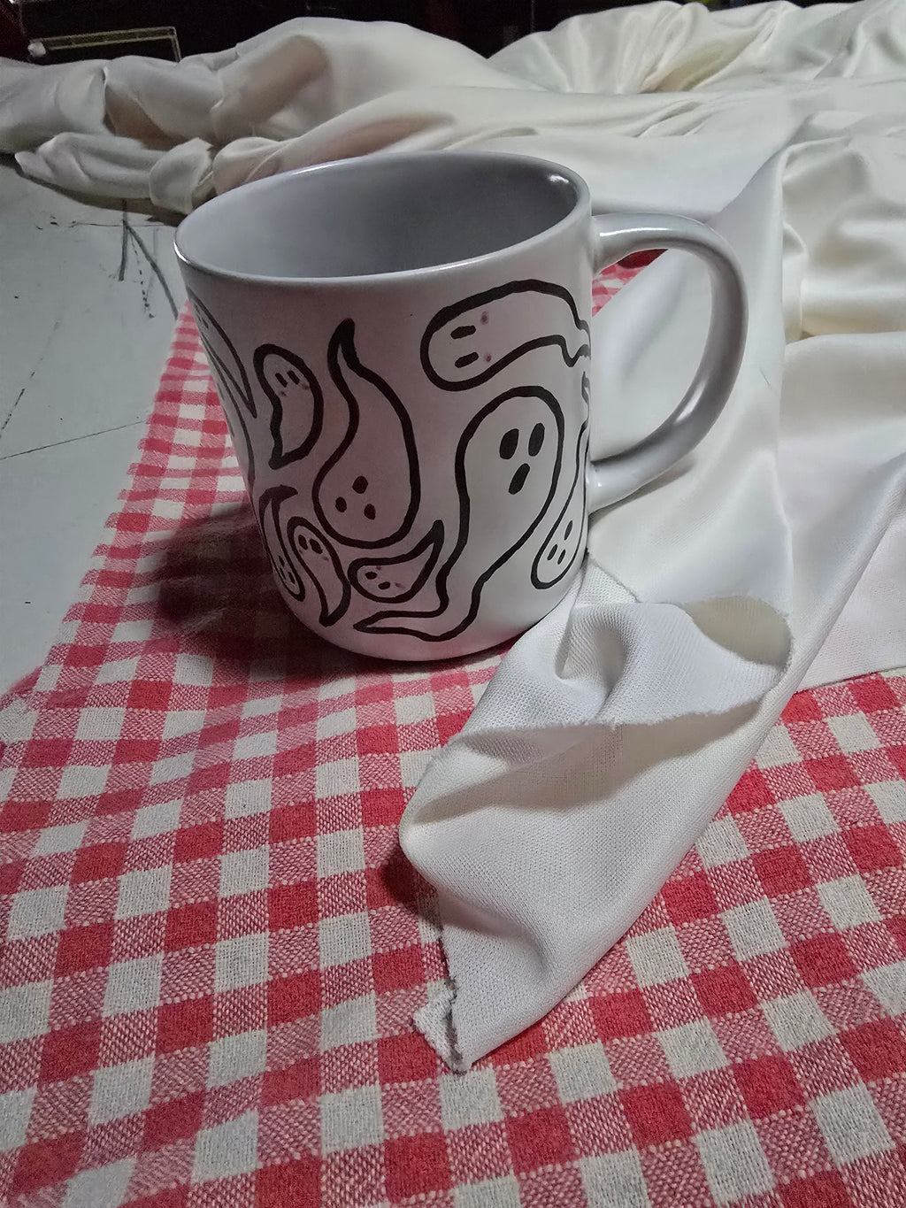 Tazza con tanti fantasmini