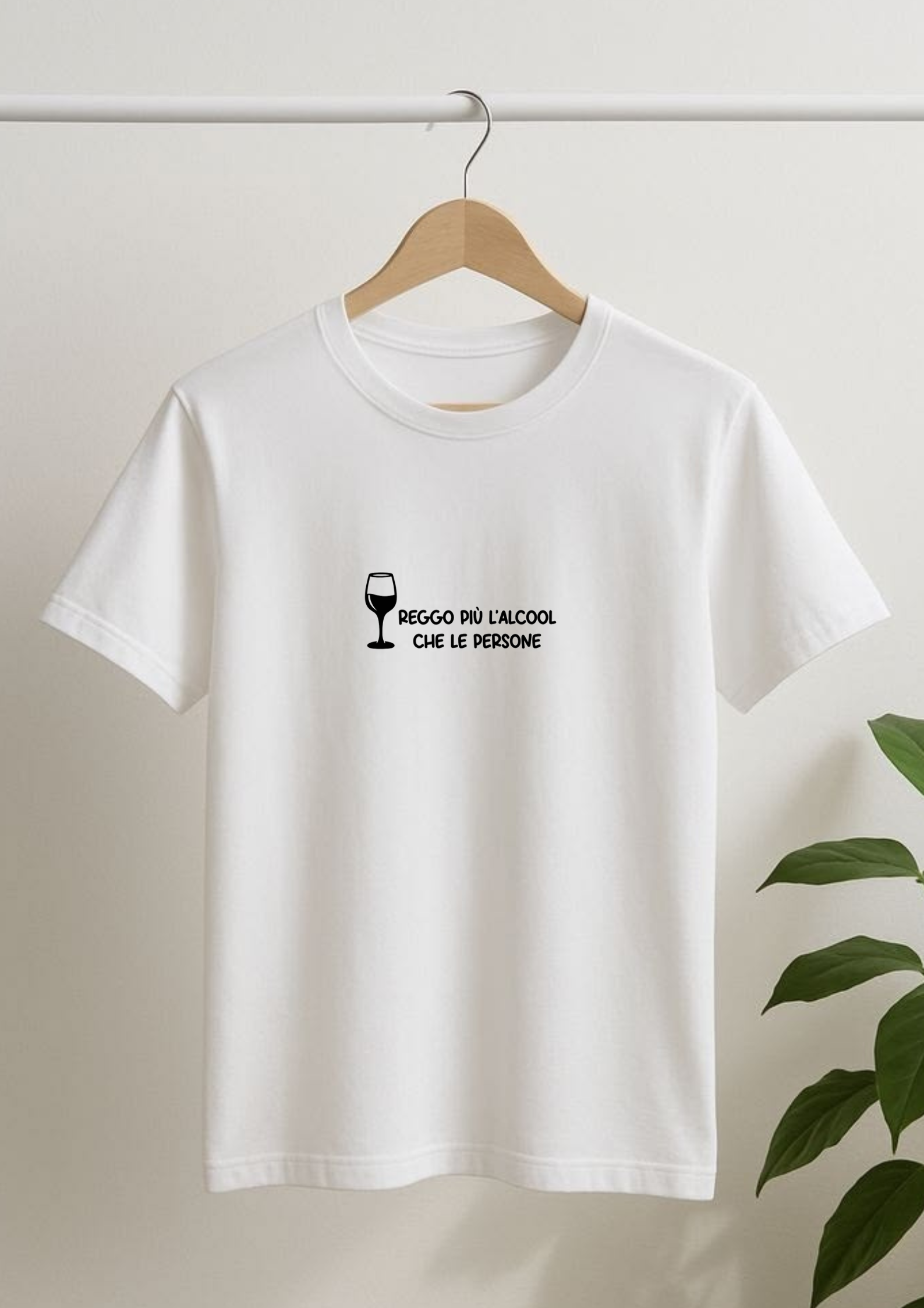 T-shirt e felpa "Reggo più l'alcool che le persone"